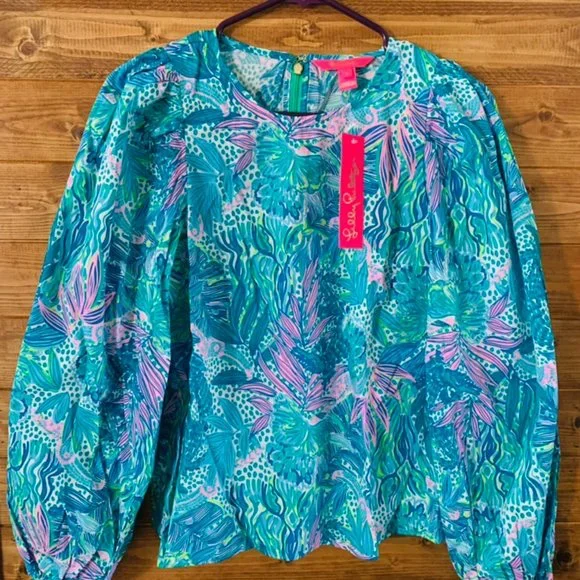 Lynnley Top Color: Botanical Green Holiday In The Sun - Picture 2 of 3